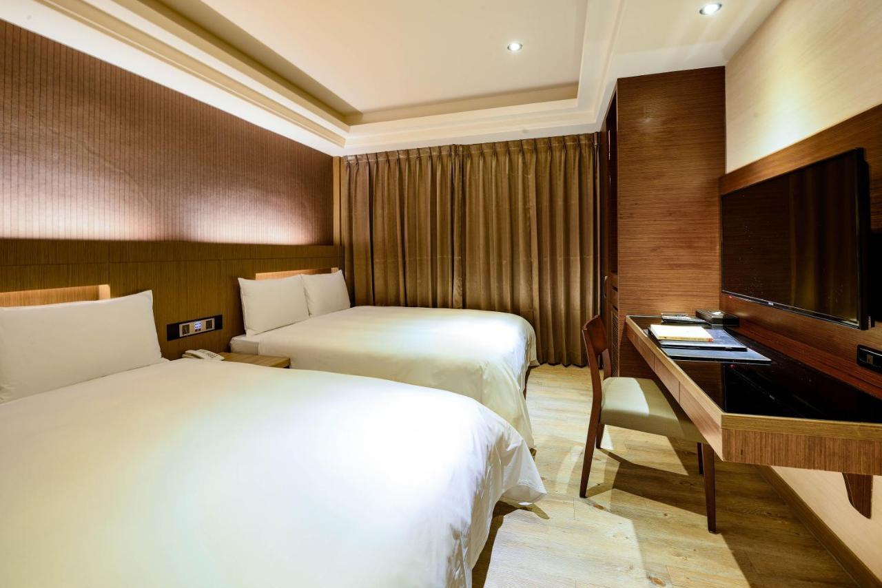 Talmud Hotel Тайнань Экстерьер фото