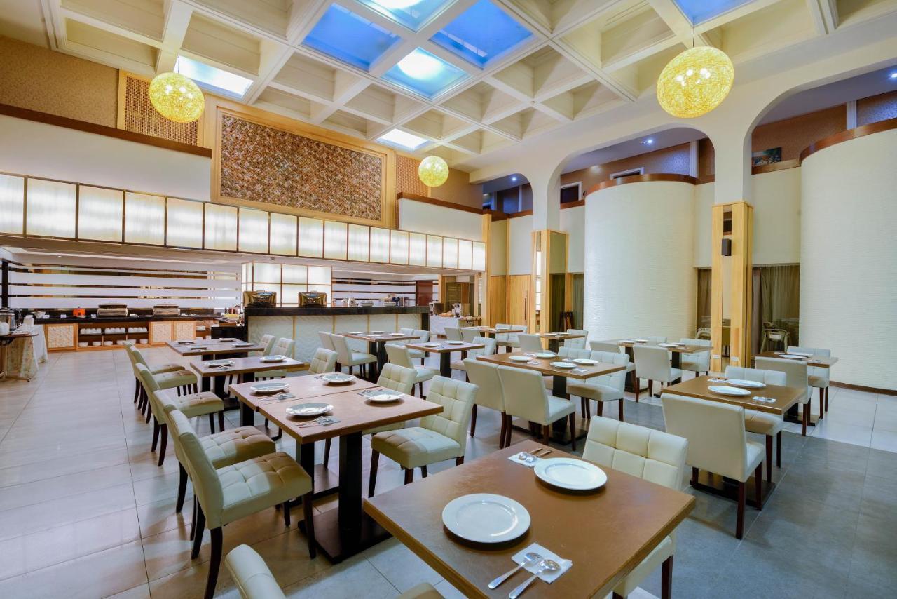 Talmud Hotel Тайнань Экстерьер фото