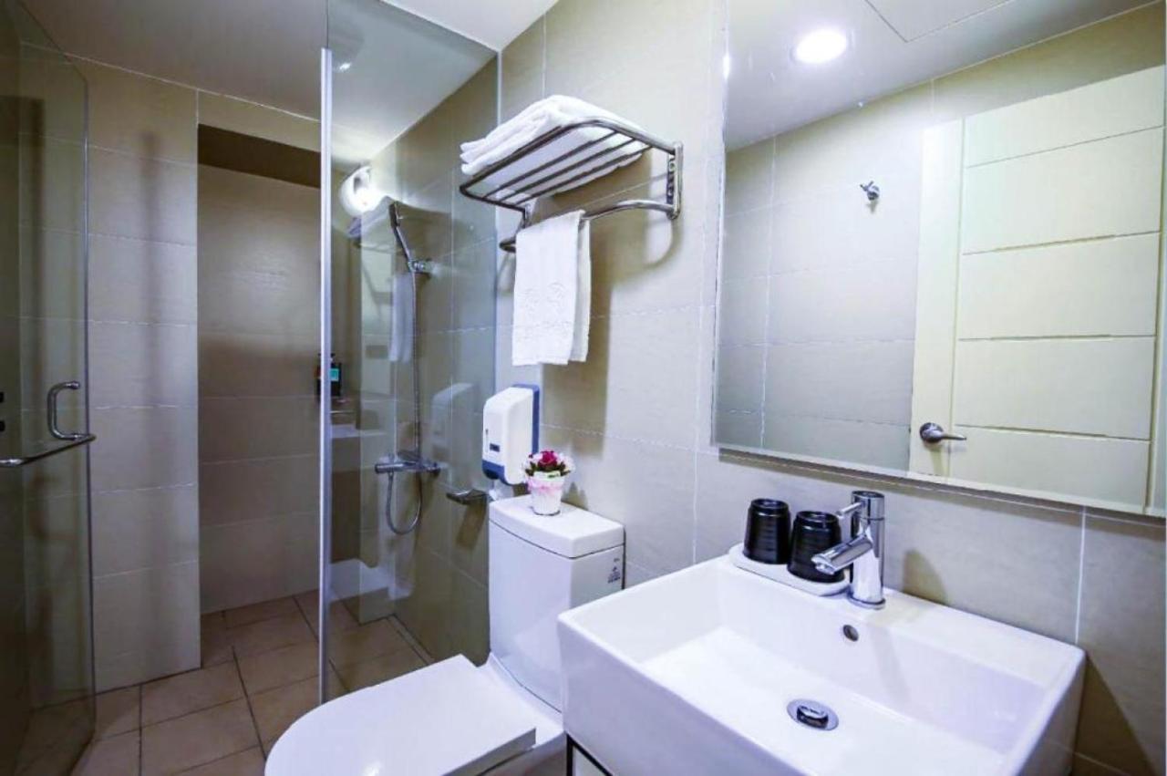 Talmud Hotel Тайнань Экстерьер фото
