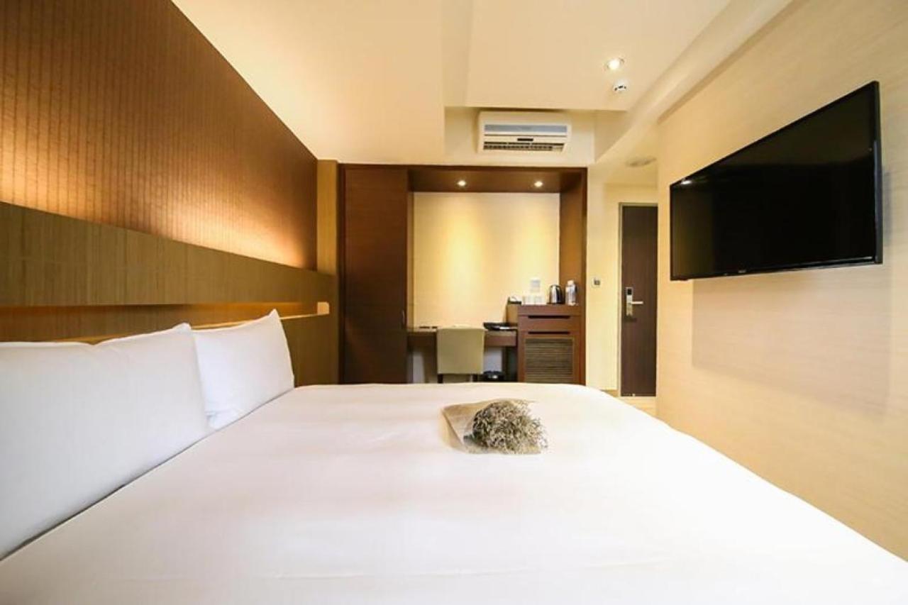 Talmud Hotel Тайнань Экстерьер фото