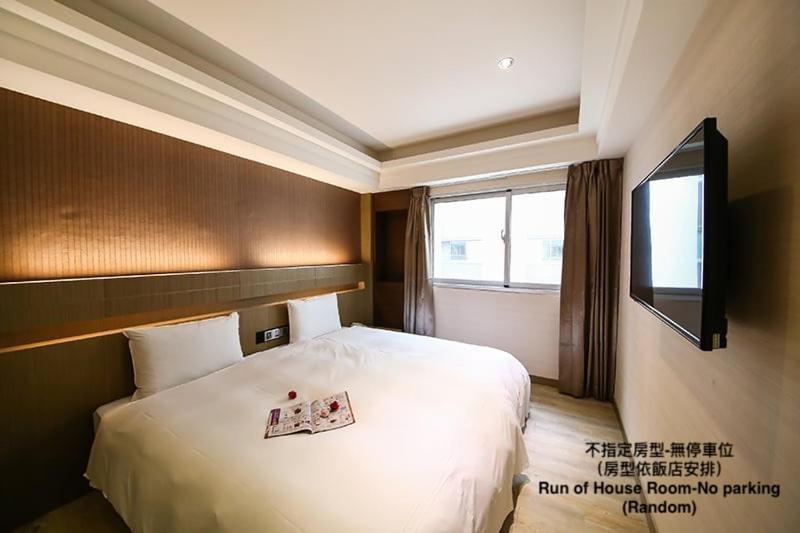 Talmud Hotel Тайнань Экстерьер фото