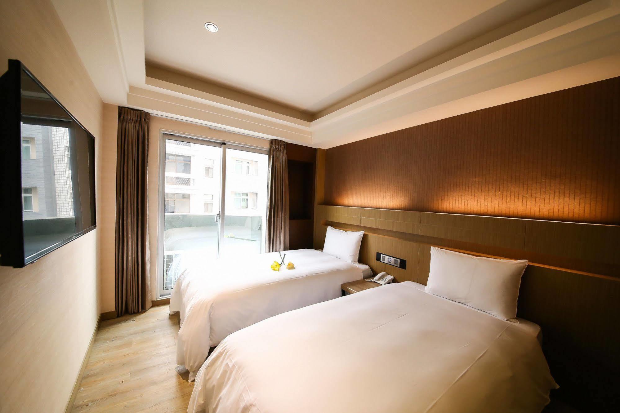 Talmud Hotel Тайнань Экстерьер фото